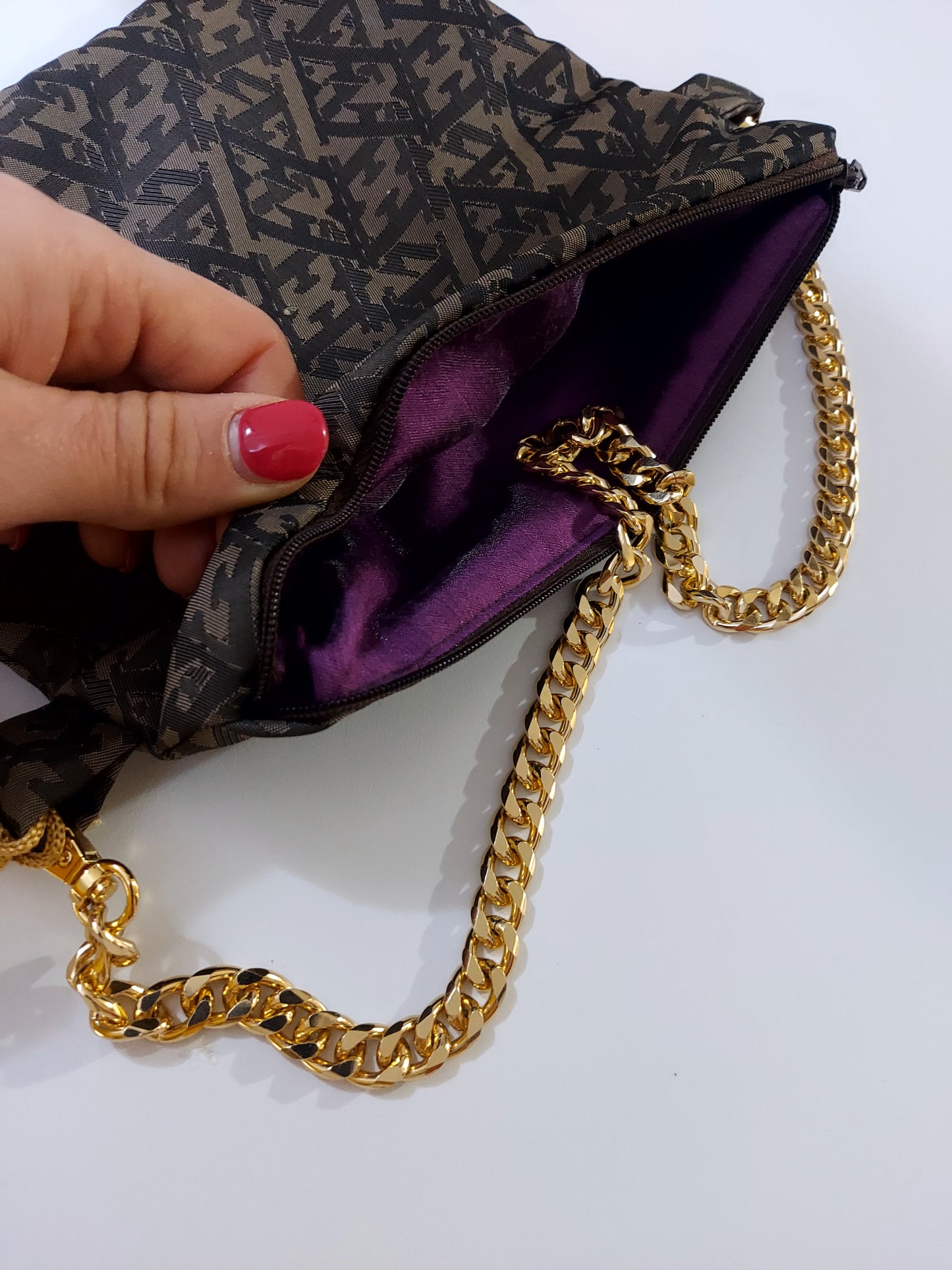 BUSTINA POCHETTE IN TESSUTO MARRONE